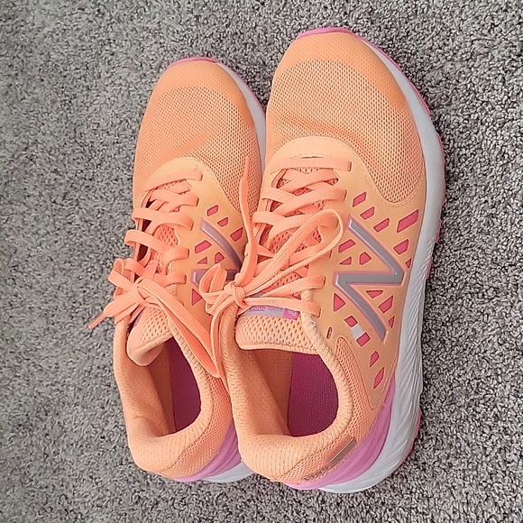 New Balance - Picture 4 of 5